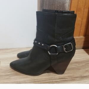 Lucky Brand majoko Ankle Boot Black Detail Buckle Moto Size 7 Cowgirl Western